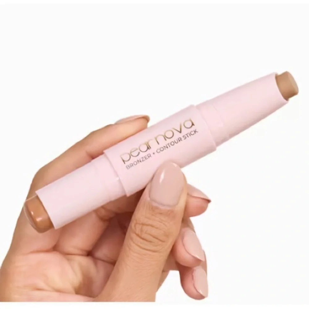 New Pear Nova Bronzer + Contour Stick in Medium - Picture 2 of 3